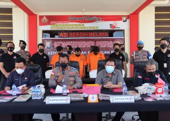 Bintan Police Destroys 418.93 Grams of Marijuana Caught in Three Different Places