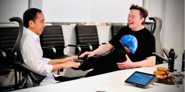 Jokowi and Coordinating Minister Luhut’s different styles when meeting Elon Musk, the president is more relaxed