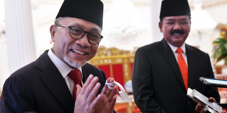 Zulhas Mandated to Resolve Cooking Oil Issue