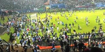Jokowi Orders Liga 1 Suspension as Malang Tragedy Death Toll Climbs to 153