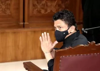 Victim’s Father Asks Ferdy Sambo to Remove Mask in Murder Trial