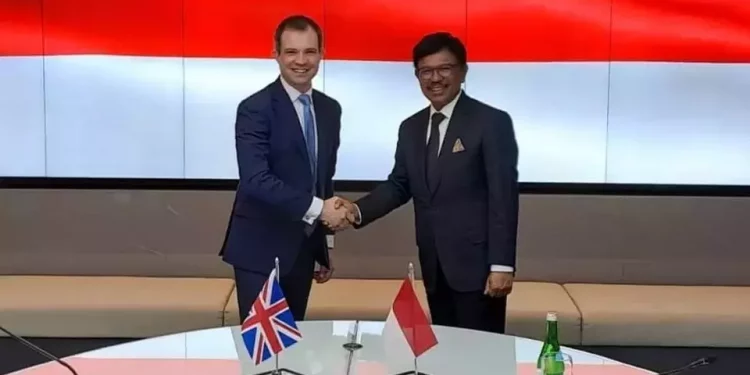 UK Minister for Exports Visits Jakarta to Discuss Railway Projects 