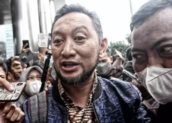 Another Customs Official Grilled Over by KPK over Suspicious Wealth