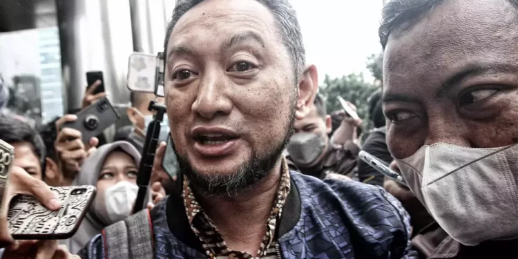 Another Customs Official Grilled Over by KPK over Suspicious Wealth