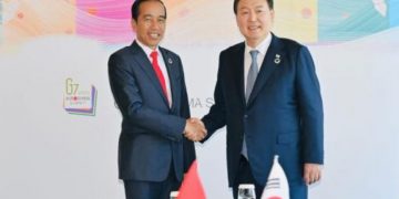 President Joko Widodo and President of South Korea Yoon Suk Yeol in a bilateral meeting in Hotel Grand Prince, Hiroshima, Japan