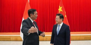 Investment Minister Spurs China’s Fiberglass Firm to Invest in Indonesia