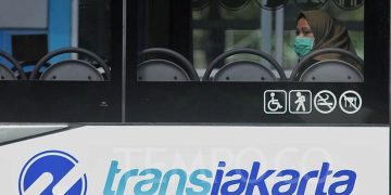 As COVID-19 Situation improves, Masks Become Optional on TransJakarta Bus Fleets