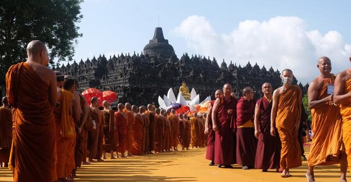 Indonesian President Jokowi Conveys Vesak Day Greetings to Buddhists