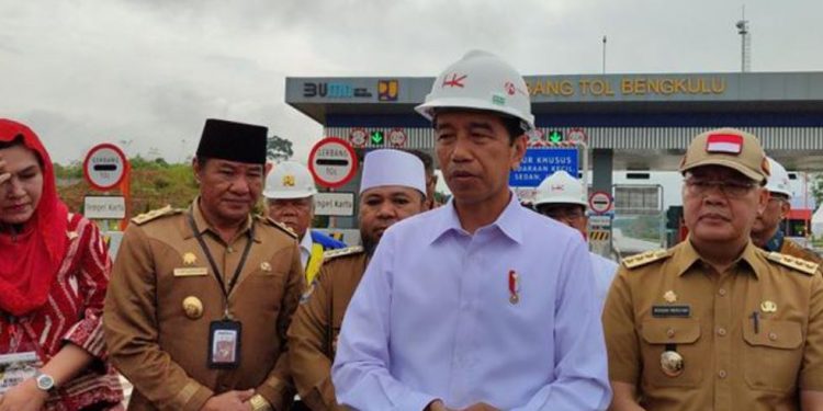 Jokowi Claims Citizens Long for More Toll Road Development