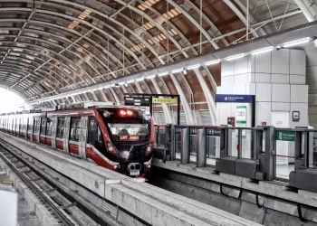 Tens of Thousands on Waiting List for LRT Train Trial