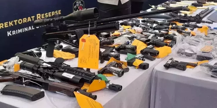 Jakarta Police Uncover Arms Trade Syndicate
