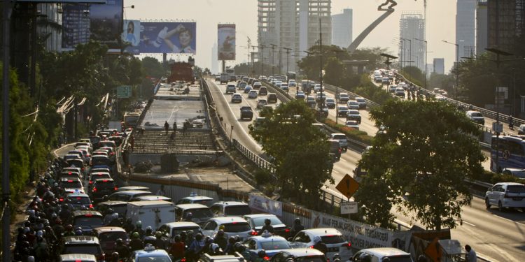 Partial Work-from-Home Policy Implemented in Greater Jakarta to Address Air Pollution