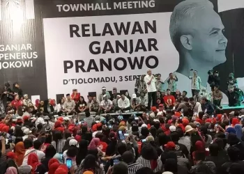 Ganjar Bids Farewell as Governor to Focus on Presidential Race