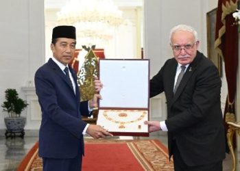 President Jokowi and Foreign Minister Receive Highest Honor from Palestinian Government