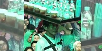 Sunhaji, the Viral Iced Tea Vendor, Officially Becomes an Honorary Member of Banser