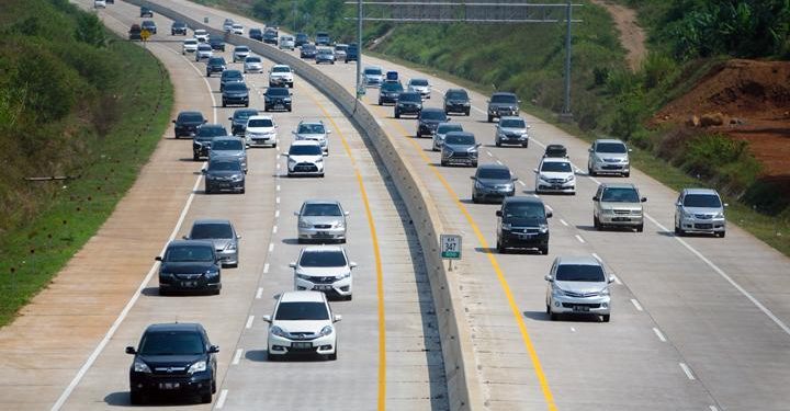 Wakapolri Pimpin Pembukaan One Way Nasional, Korlantas Terus Pantau Arus Mudik