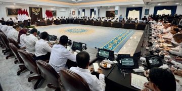 President Prabowo Leads Plenary Cabinet Meeting to Review First Six Months of Governance