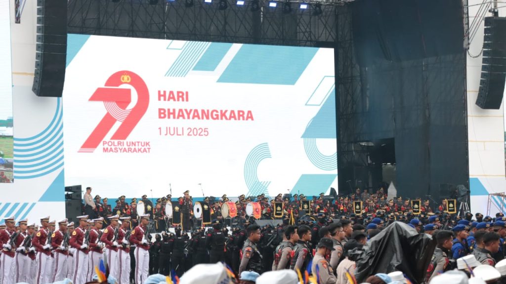 Thousands Gather at Monas for 79th Bhayangkara Day Celebration