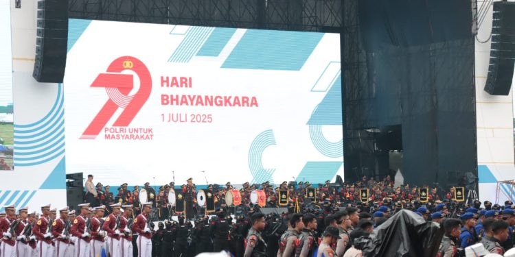 Thousands Gather at Monas for 79th Bhayangkara Day Celebration