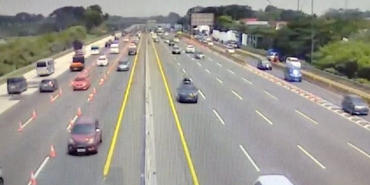 Kakorlantas Polri: Sabar dan Tetap di Jalur, Kepadatan KM 48 Sedang Proses Penguraian