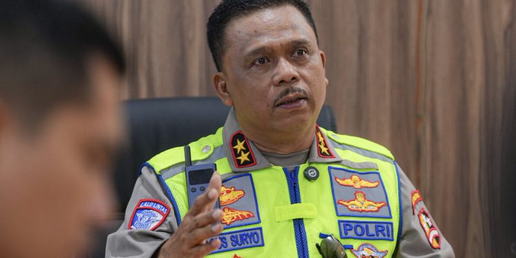 Freezing of Sirens and Strobes Receives Full Support, Traffic Police Image Viewed as More Humanistic