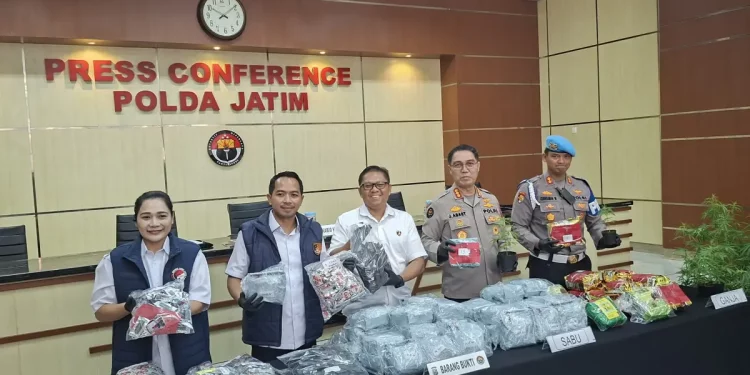 Infiltration by Rail: How East Java Police Intercepted Etomidate Vape Cartridges at Pasar Turi #ReserseBekerja